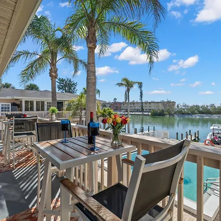 Bayside Escape-Condo W Dock Pool And Near Beach